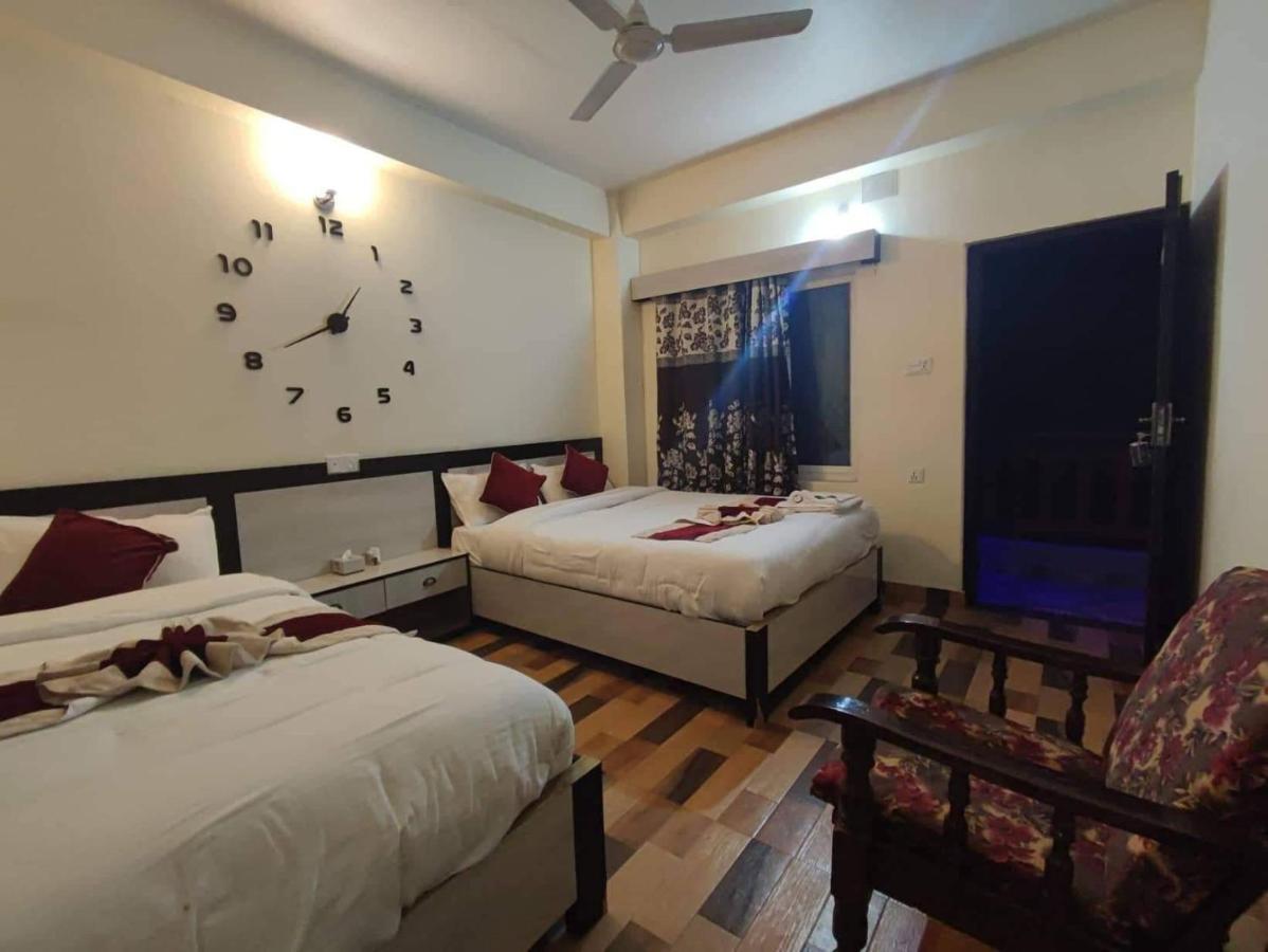 Hotel Kajiinn Pokhara Extérieur photo