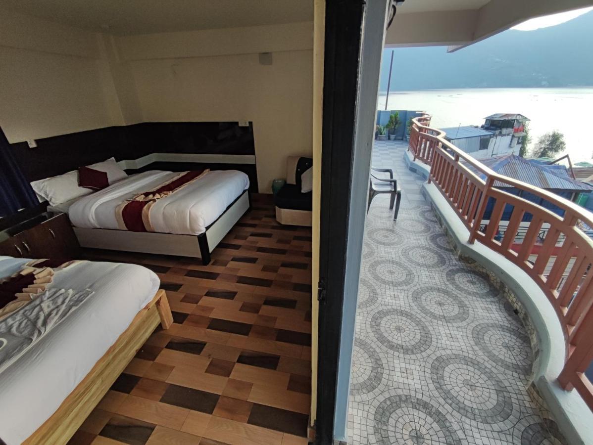 Hotel Kajiinn Pokhara Extérieur photo
