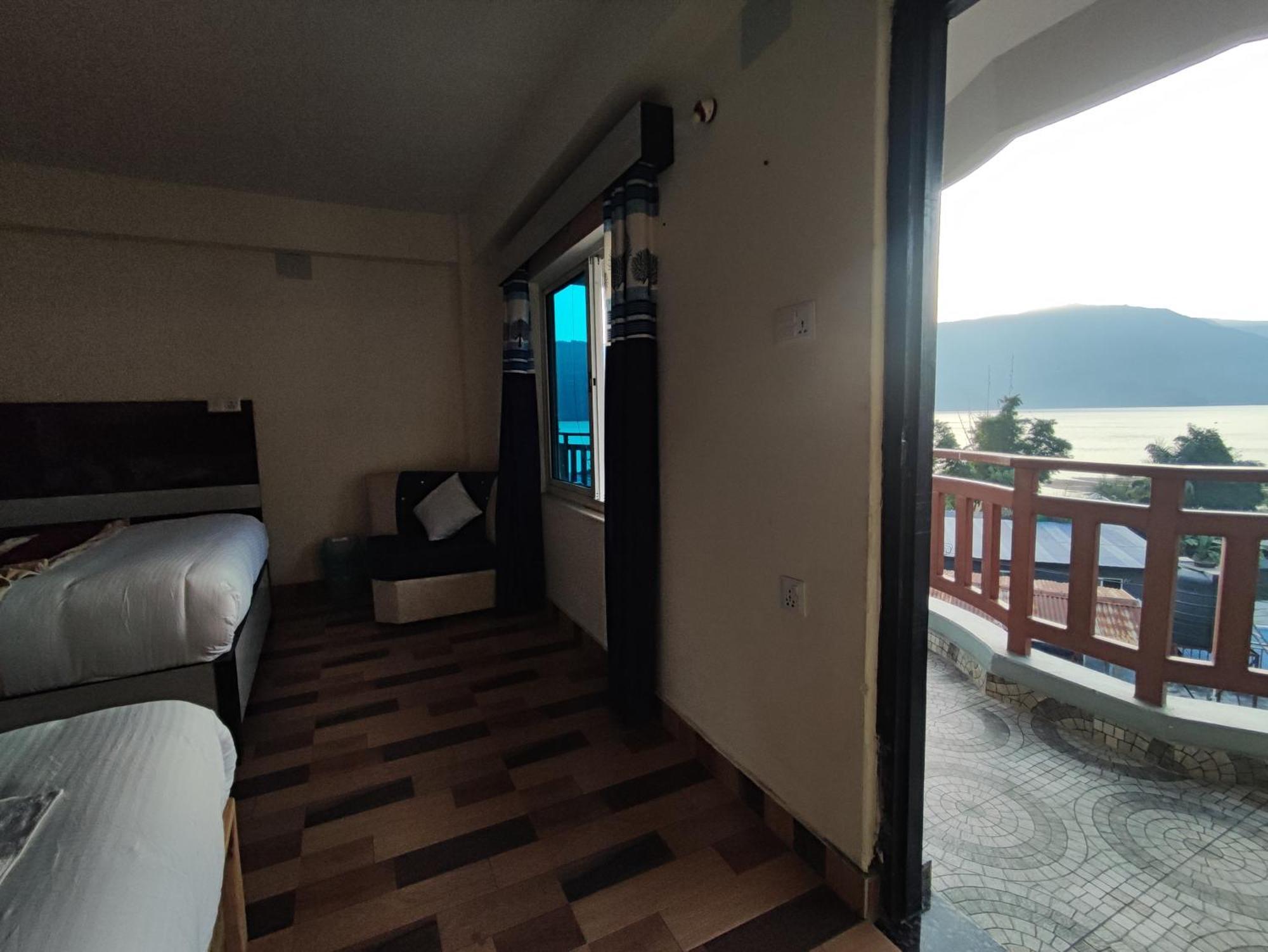Hotel Kajiinn Pokhara Extérieur photo