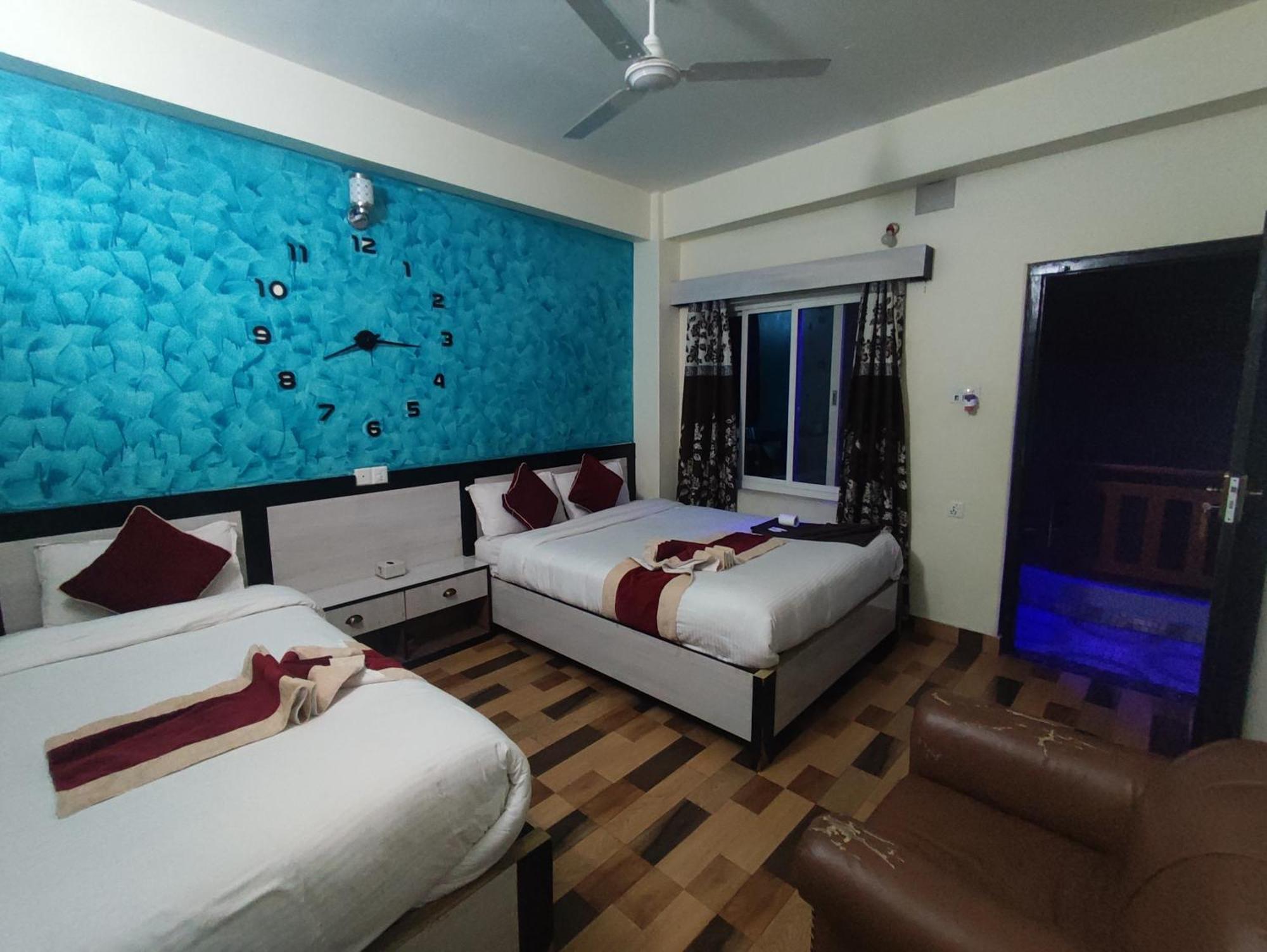 Hotel Kajiinn Pokhara Extérieur photo